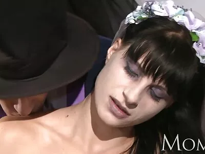 કાર્ટર ક્રૂઝ બાથરૂમમાં વાહિયાત