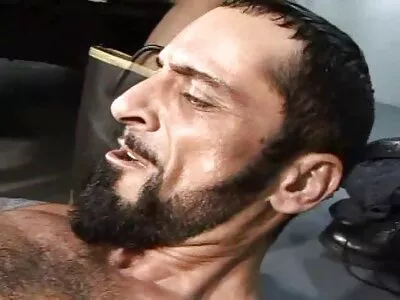 ગોળમટોળ સોનેરી પત્નીની બિઝકીટ ડ્રિલ્ડ થઈ જાય છે