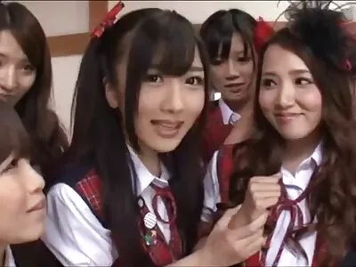 નેક્સ્ટ ડોર મિલ્ફને ઝેન્ડરના ડોંગનો સ્વાદ મળ્યો