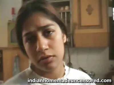 વ્હીટની સ્ટીવન્સ બૂપ્સ પર ક્લોઝ અપ લુક