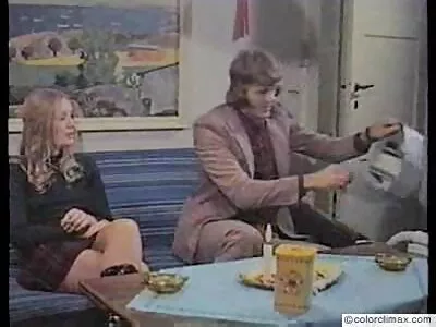 સેક્સી બેબ કિમી ગ્રેન્જર યોગ્ય રીતે બહાર ચોરી કરે છે