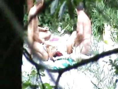 સોનેરી cutie એલેક્સ ગ્રે એક મહાન blowjob બનાવે છે