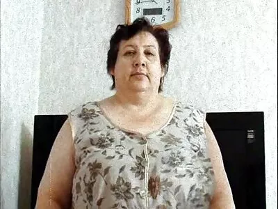 એશ્લે સિંકલેર એક વિશાળ ડિક પર સવારી કરી રહ્યો છે