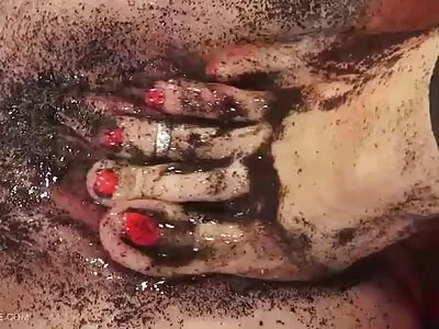 હોર્ની સોરોરીટી ચિક પ્લો સખત શાળામાં