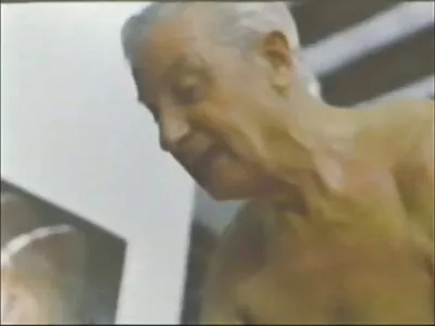 મારિયા મિલાનોએ એક ચાહક દ્વારા સખત મહેનત કરી