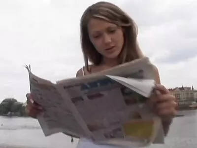 આરાધ્ય કર્મચારી એક વેશ્યા છે