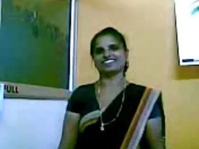 ચાડ તેના મિત્રની પત્નીને અશ્લીલ કરી રહ્યો છે