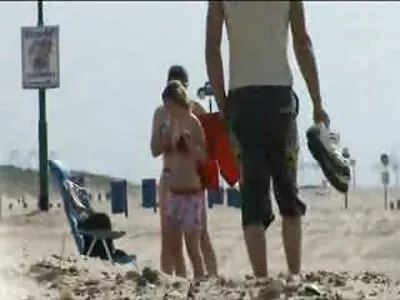 ડી સાયરન ગ્રેબ અને તેના બસ્ટિઝને ઘસવું