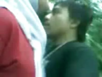 એલી નિકોલ તેના આતુર કન્ટ આંગળી અને સખત વાહિયાત મેળવે છે