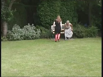 મીઠી બેબ એક વાહિયાત માટે ભયાવહ હતી