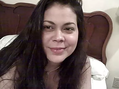 તેના બ્રેકટાઇમ દરમિયાન સ્ટડ્સ સ્લોંગને વીંટળવું