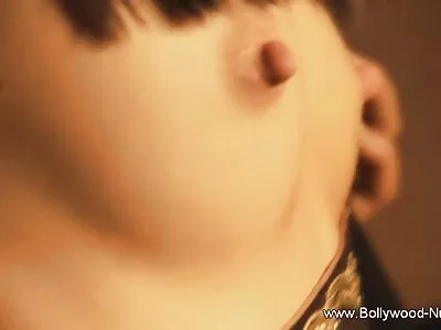 હોટ ઇવેલિન ડેલાઇ ત્રણ સ્ટેલિયનમાંથી ડબલ પ્રવેશ