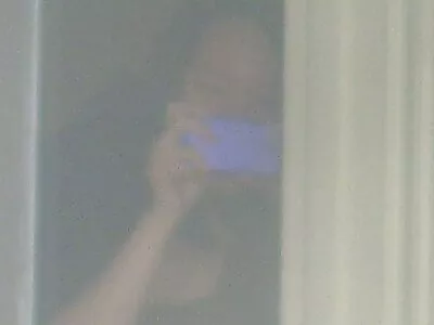 Lexxii આનંદથી ચીસો પાડે છે