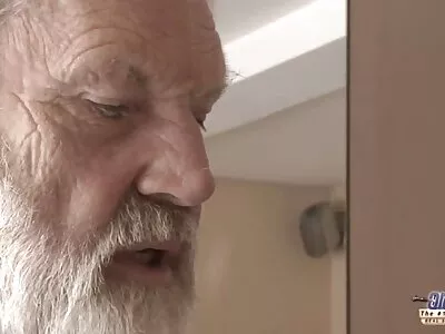 પાતળી સુંદર milf cornholed સારી