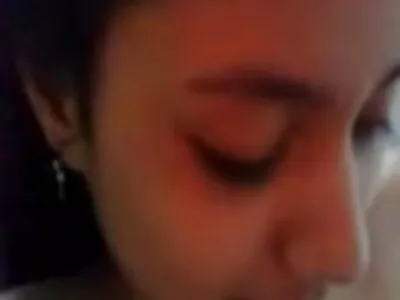 પ્રોફેસર એડેન સ્ટાર એક સ્લટ છે